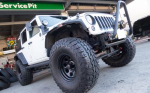 JEEPのラングラーにグラディエーターのXCOMP MTを装着しました[40×13.50R17]