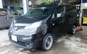 日産バネットNV200にマキシスMA-1ホワイトリボンタイヤを装着しました[P185/75R14]