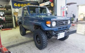 ランドクルーザー70 LXにおすすめ！ マキシス クリーピークローラーLTを装着しました[255/85-16]