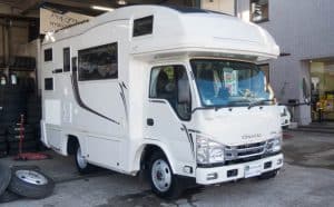 ISUZU エルフ カスタムキャンピングカーにおすすめ！ ヨコハマのアイスガードiG91を装着しました[205/70R16 ]