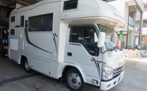 イスズ エルフのキャンピングカーにオススメ！ アルコアのアルミホイールを装着しました。[16×5.5J 5穴 203.2 116.5]